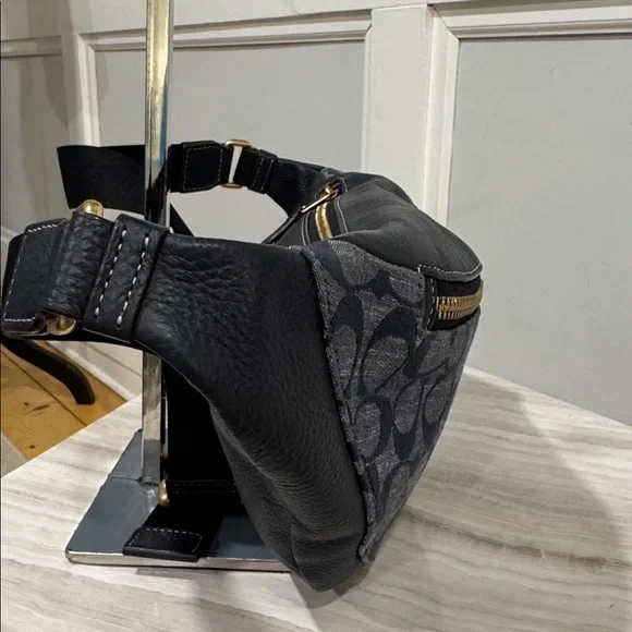 Coach Warren Signature Chambray Pebbled Leather Navy Belt Bag Fanny Pack - Picture 6 of 17